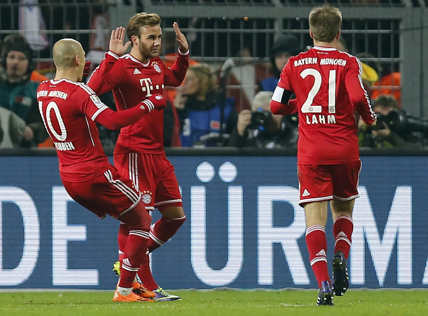 Mario Götze (keskel) lõi endise koduklubi vastu väga tähtsa värava