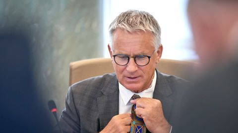 Kultūras ministrs Puntulis pērn sievai dāvinājis 40 000 eiro