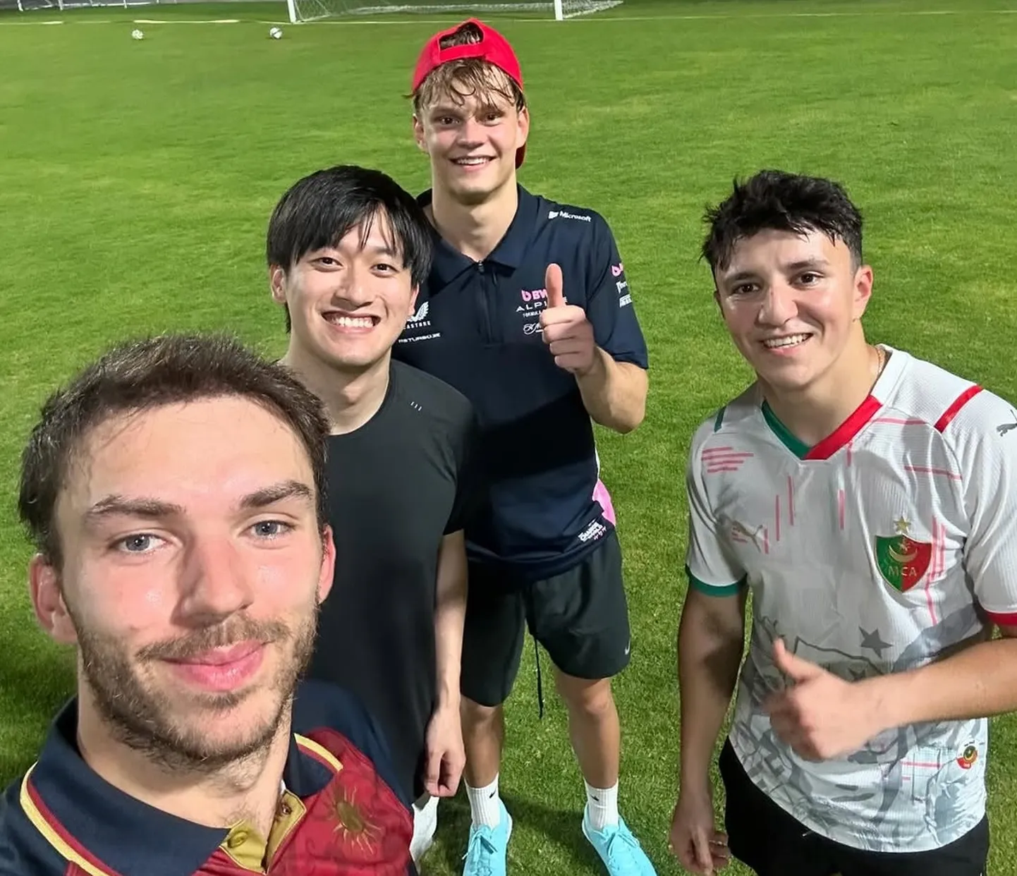 F1 sõitjad (vasakult): Pierre Gasly, Gunayu Zhou, Paul Aron ja Isack Hadjar.