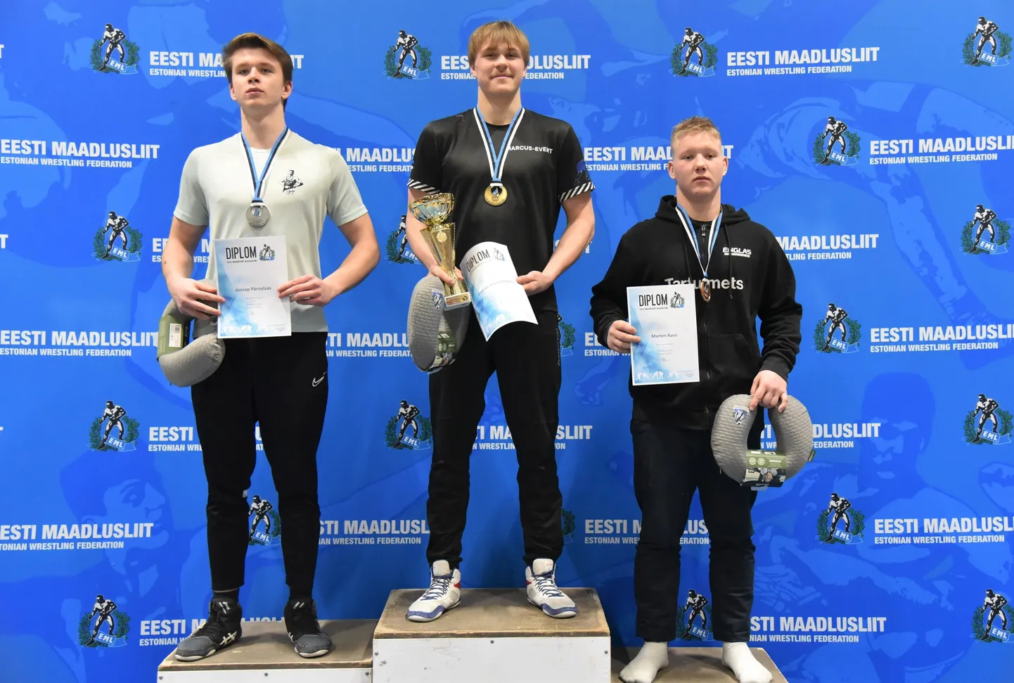 Valga maadleja Marcus-Evert Uhtjärv (keskel) tuli Kreeka-Rooma maadluses kehakaalus kuni 87 kg Eesti meistriks. Teise koha sai Joosep Pärnalaas (vasakul) ja kolmandaks tuli Marten Kuus.