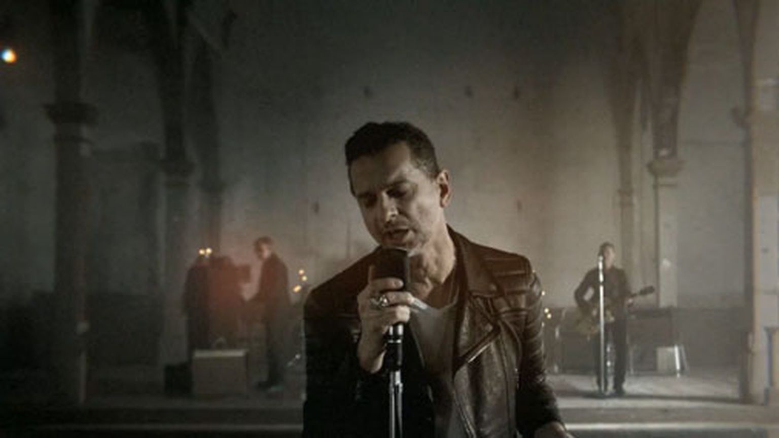 «Depeche Mode» studijā