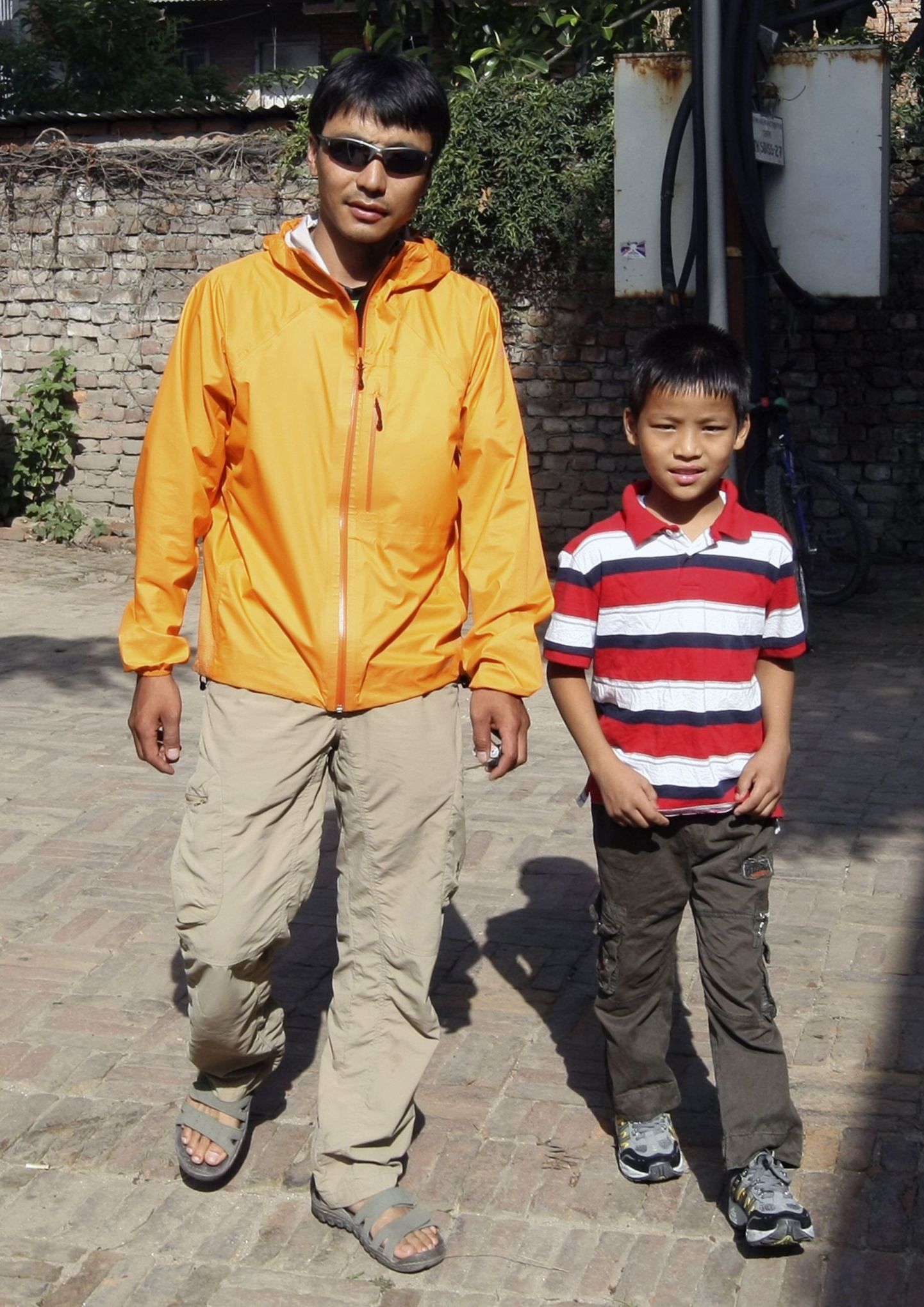 Nepali mägironija Pemba Dorje Sherpa ja ta poeg Tseten Sherpa