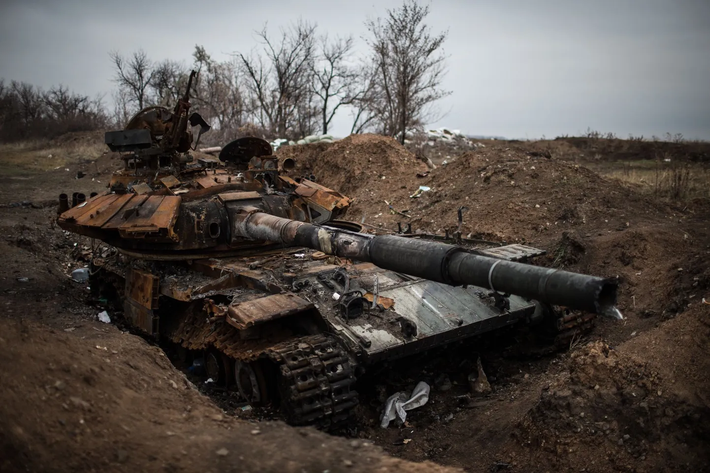 Hävitatud Ukraina sõjaväe tank Luganski lähistel.