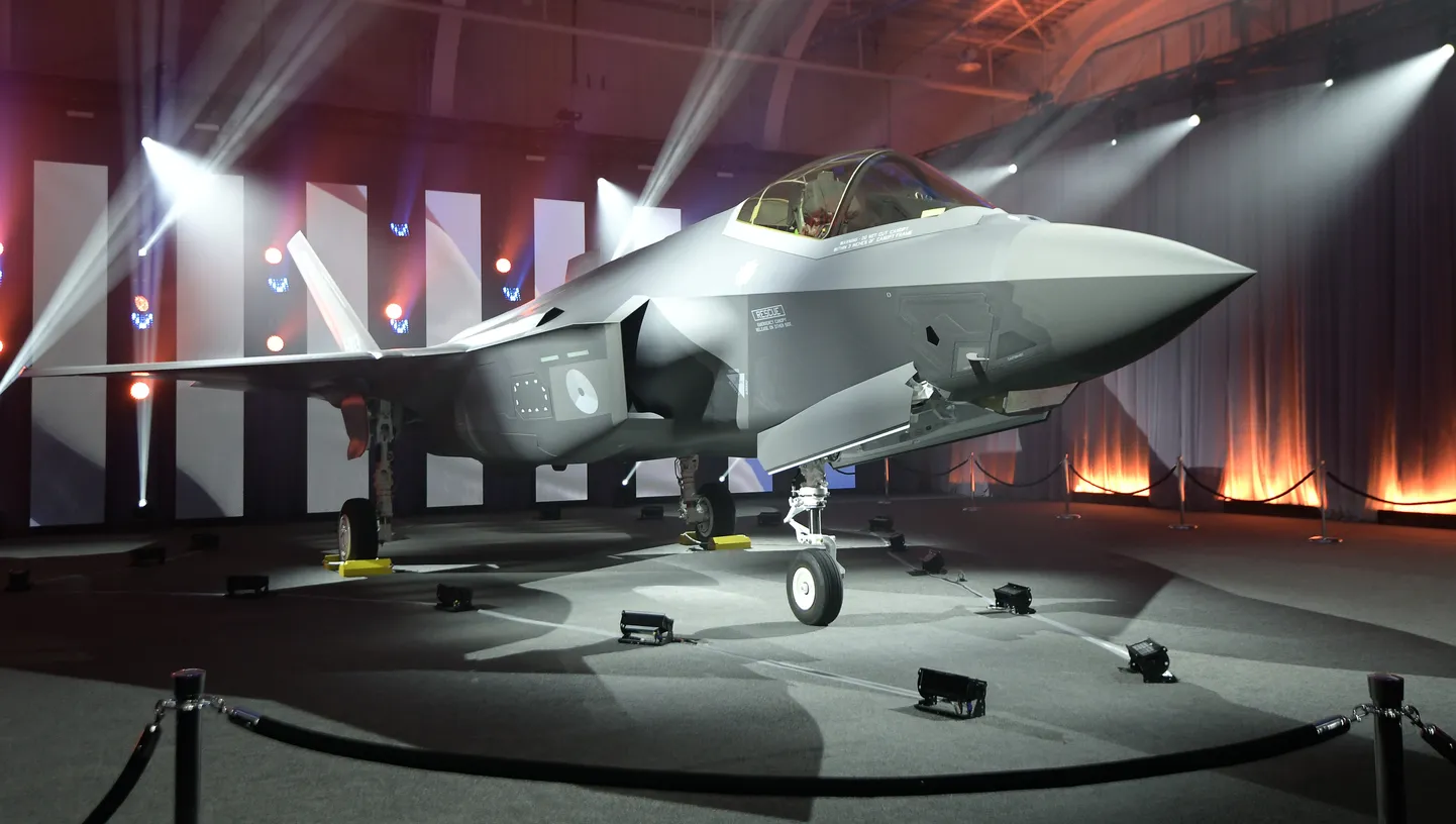 Maailma suurima käibega kaitsetööstusfirma Lockheed Martin varghävitaja F-35 tänavu jaanuaris USA Texase osariigis Fort Worthi sõjaväebaasis.