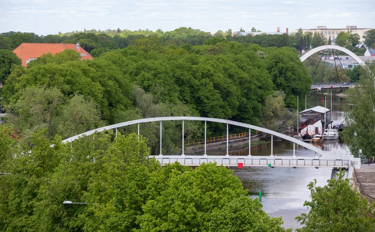 Pildil vaade Tartu linnale Tartu Kaubamaja katuselt.