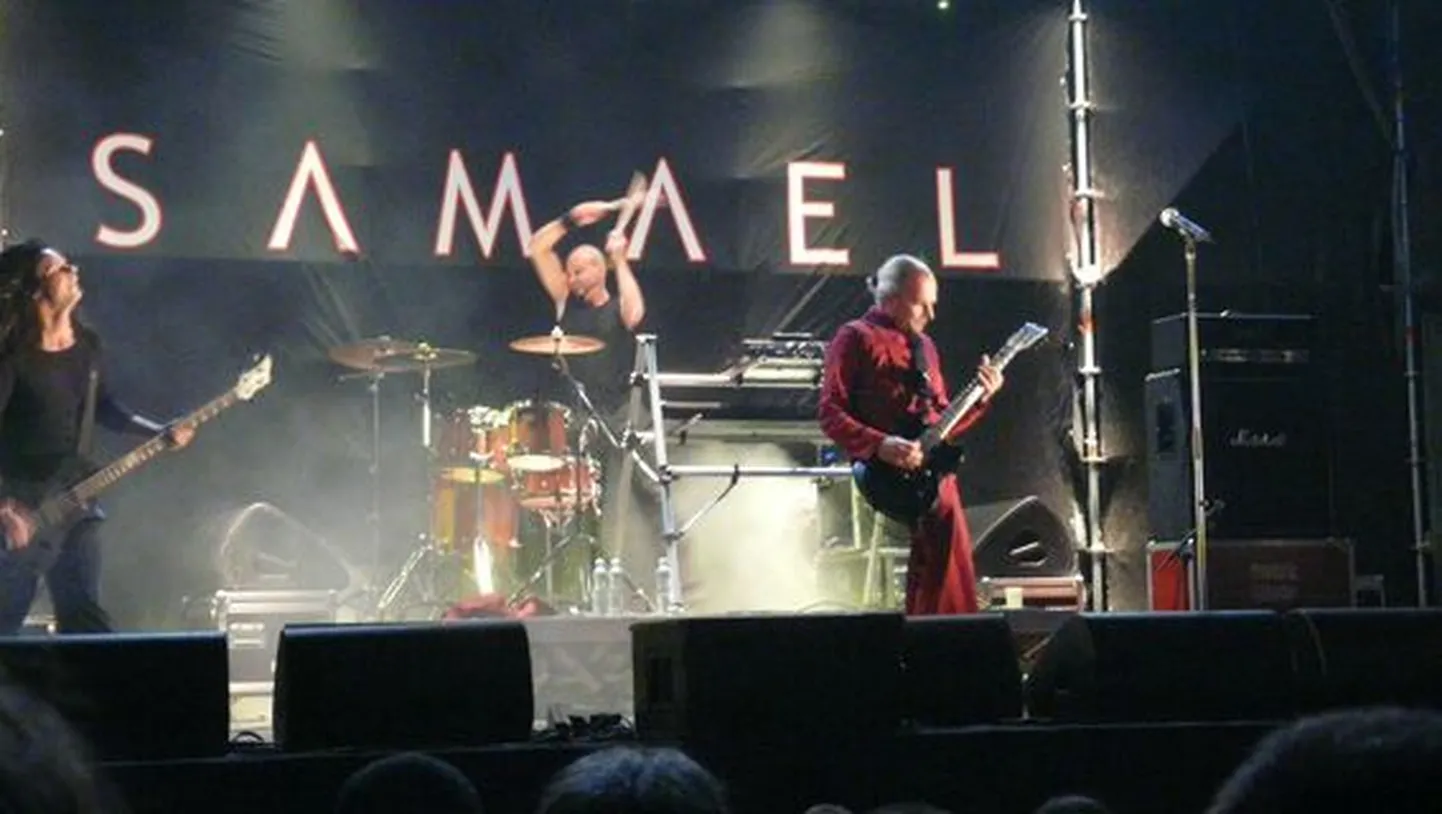 Tänavuse Hard Rock Laagri peaesinejaks oli viis aastat tagasi detsembris Rakvereski esinenud Šveitsi industriaalmetali bänd Samael, mis andis võimsa ja publikut kaasakiskuva kontserdi.