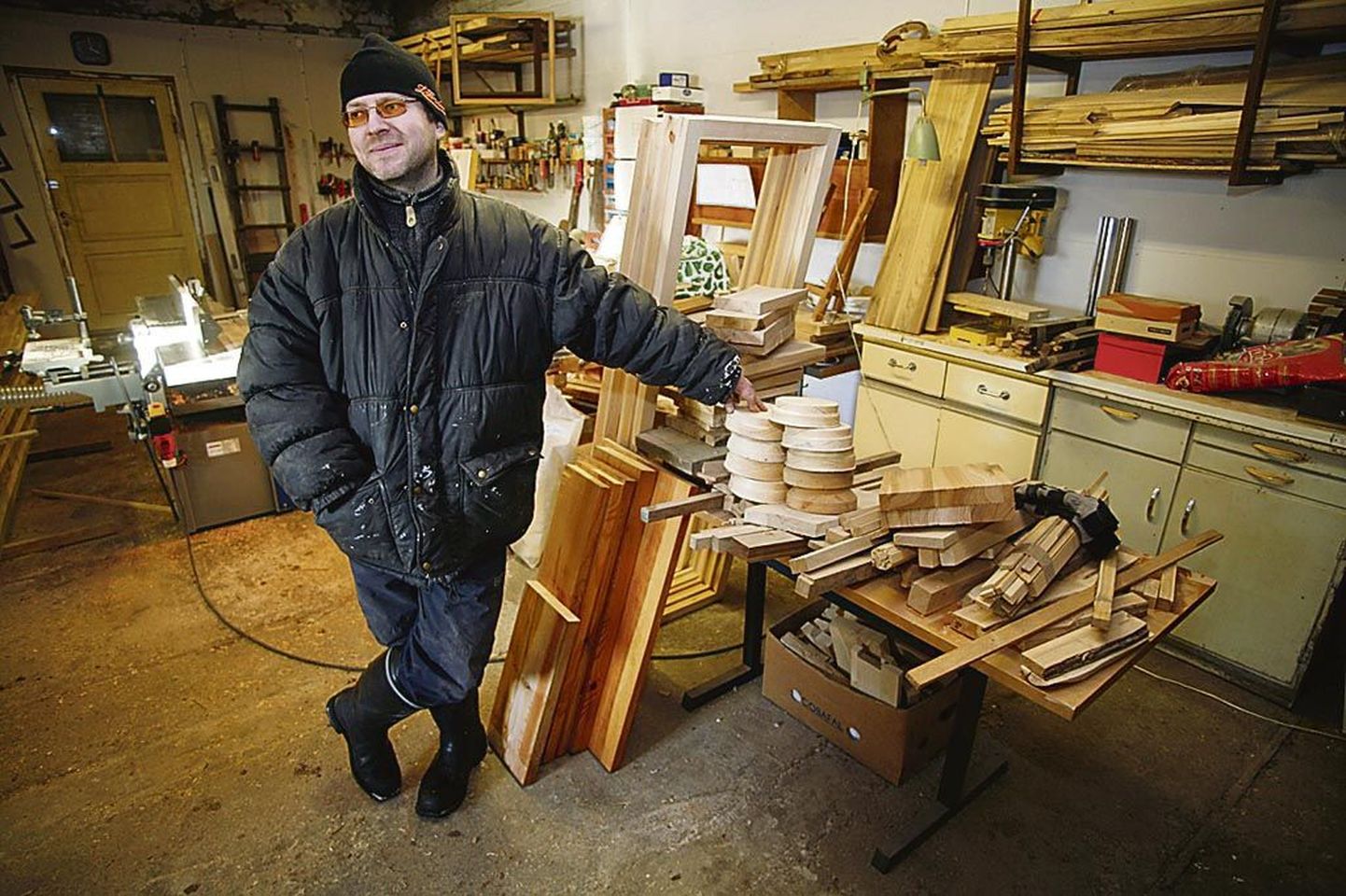 "Sisustan mõisatalli meeste käsitöökoda, et vanu oskusi edasi andes puutööd õpetada," räägib Varbla muuseumi üks omanikke tisler Rene Kask.