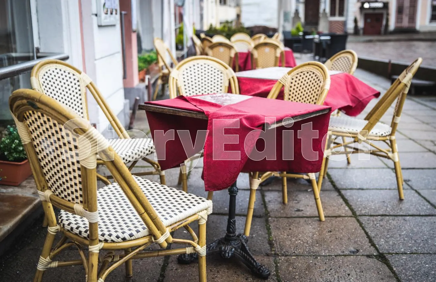 Inimestest tühi Tallinna vanalinn 2020. aasta jaanuaris. Pandeemia ajal kasvasid aga inimeste hoiused, sest piirangud vähendasid võimalusi tarbimiskulutusteks.