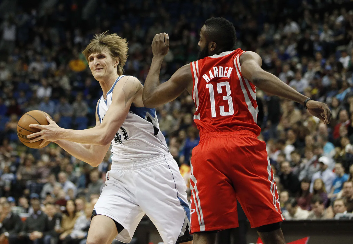 Andrei Kirilenko (vasakul).
