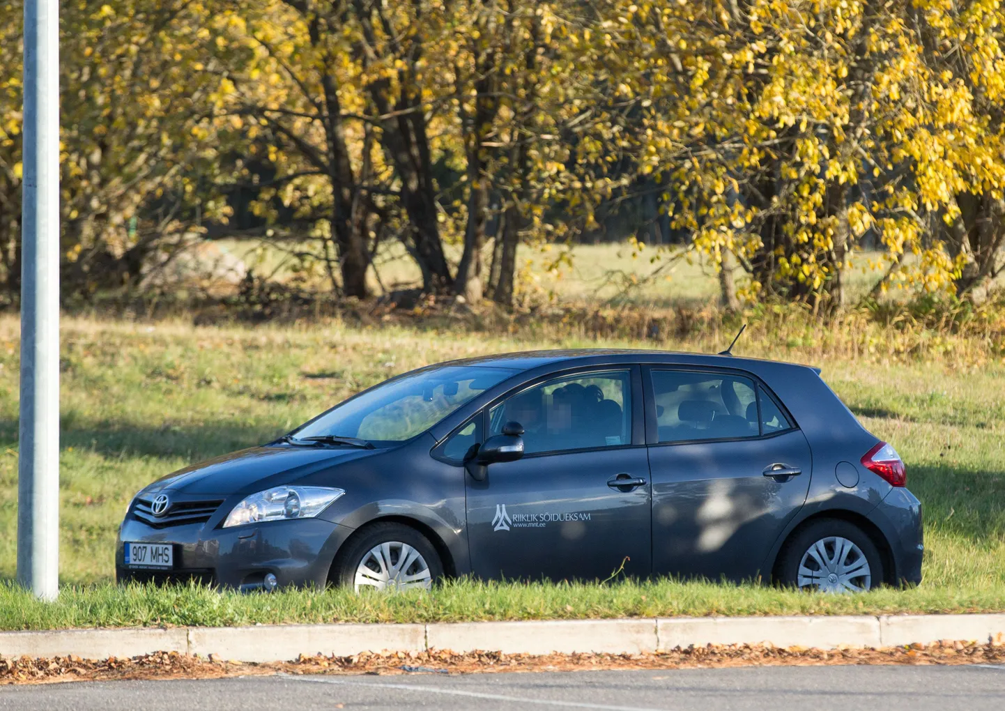 Sõidueksami auto.