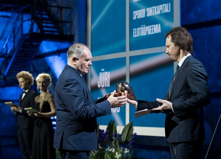 Jüri Kalmus 2018. aastal kultuurkapitali aastapreemiate üleandmisel.