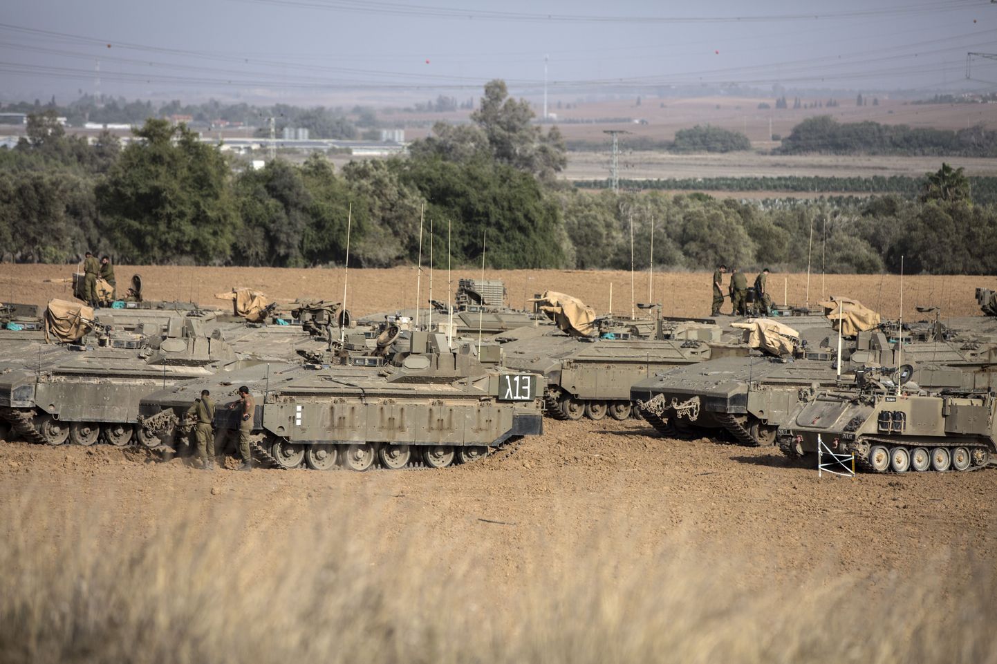 Izraēlas armijas tanki pie Gazas robežas.