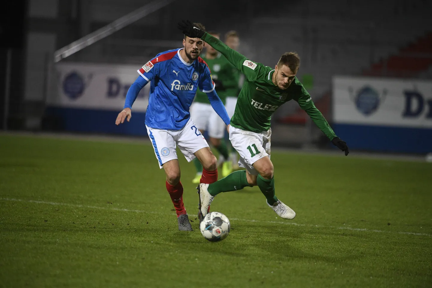 Rauno Sappinen (rohelises) FC Flora hooajaeelses kontrollmängus Kieli Holsteiniga.