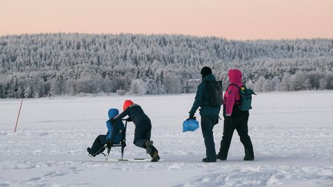 Küla leinab Lapimaa lumelaviinis hukkunud ema ja poega: kuidas see võimalik on?