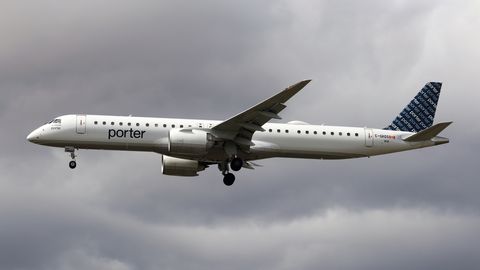 Child's refusal to sit causes Canadian flight cancellation