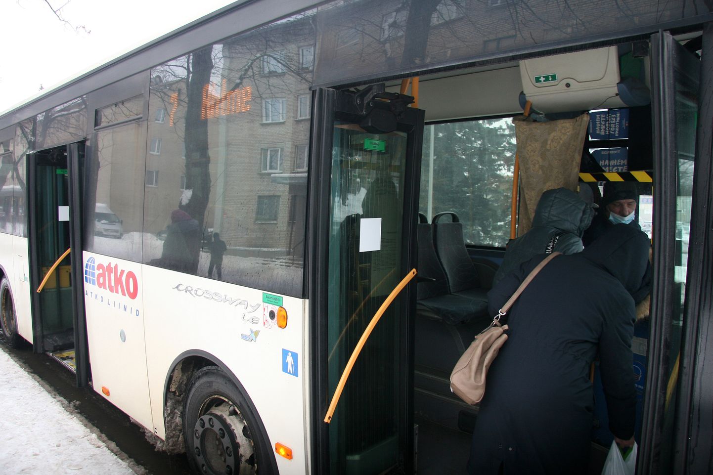 С марта в Кохтла-Ярве пассажиры в возрасте 63 лет и старше могут пользоваться городскими автобусными линиями бесплатно с 9.00 до 21.00.