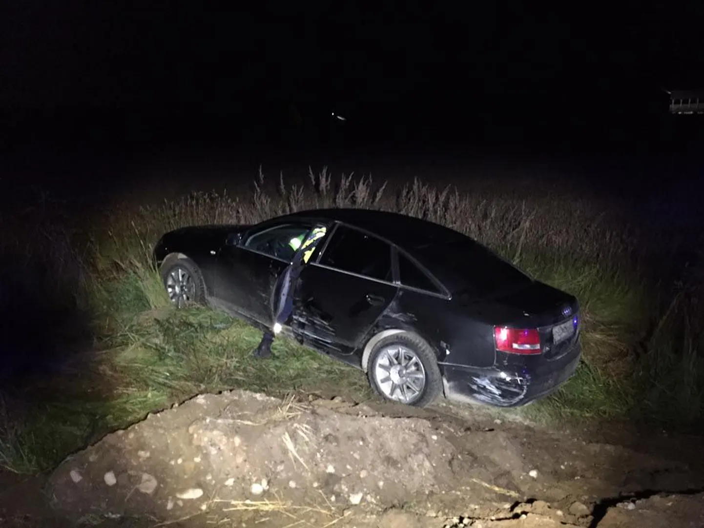Selle Audi 6-ga on politseinikud tänavu võidu kihutanud juba kahel korral. Kolmapäeval õhtul sai lisaks Audile kannatada ka kaks politseiautot.