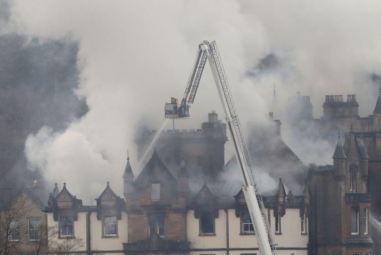 Šotimaa viietärnihotellis Cameron House'is lahvatas tulekahju, mis nõudis kahe inimese elu