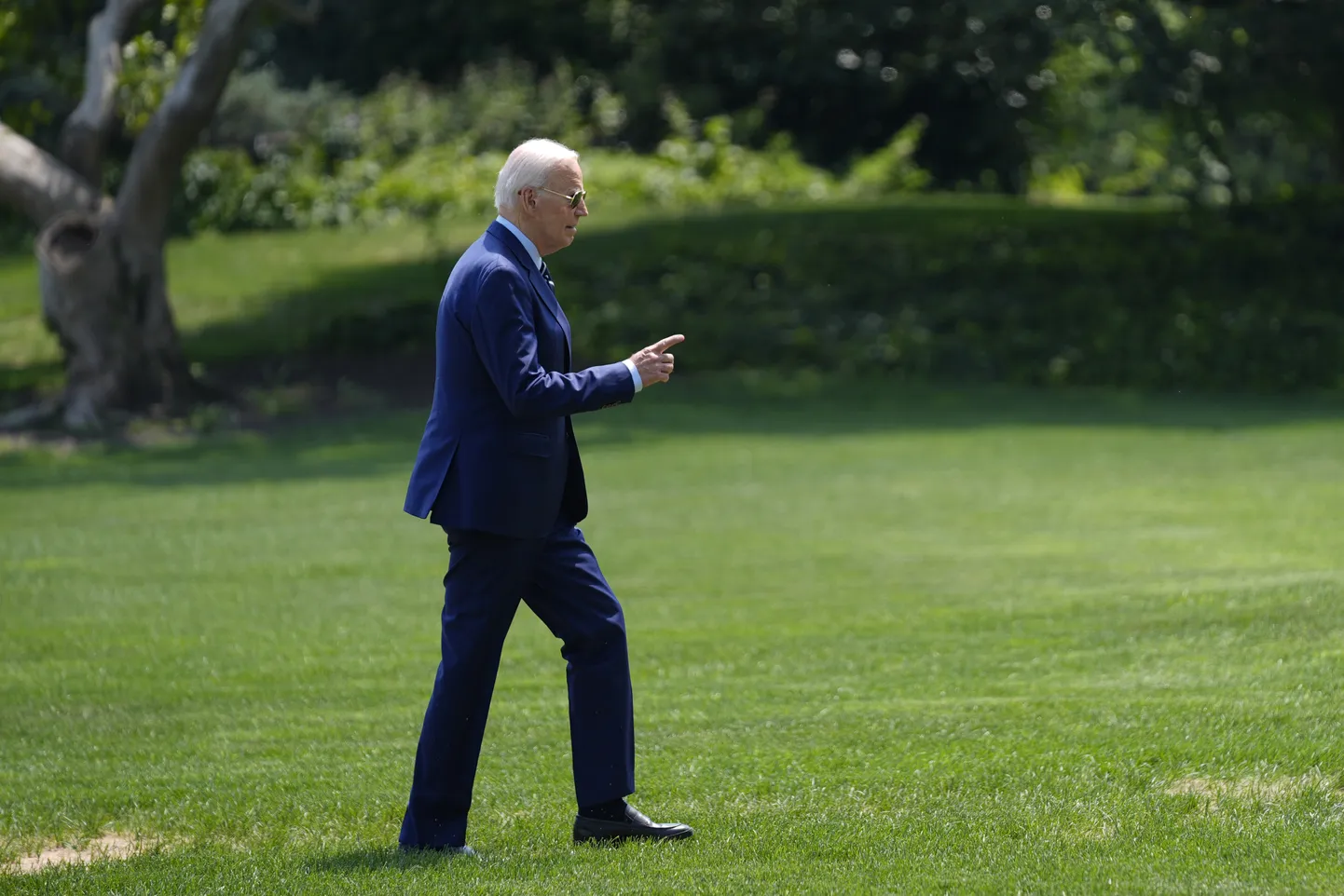 USA president Joe Biden saabumas Valgesse Majja.