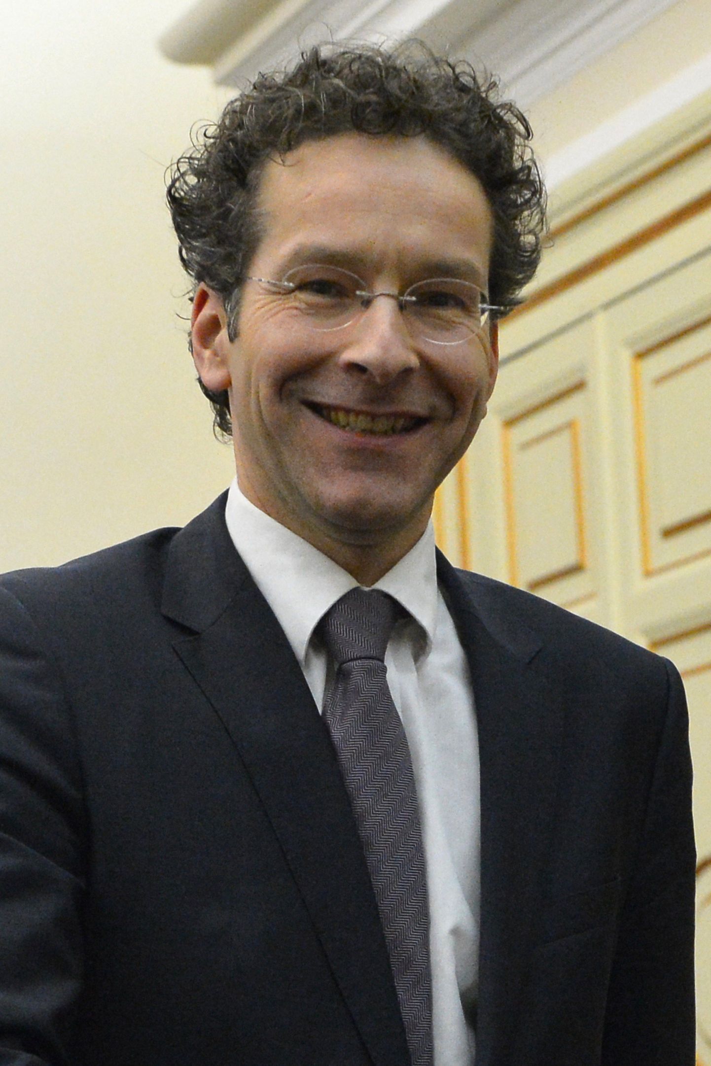 The netherlands' finance minister Jeroen Dijsselbloem poses during a meeting with his Italian counterpart on January 8, 2013 at the Italian finance ministry in Rome. AFP PHOTO / VINCENZO PINTO