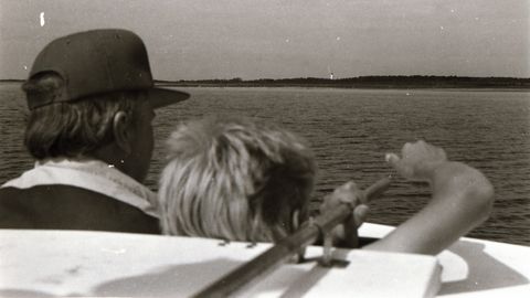 RETROGALERII ⟩ Saar kesk tujukat, madalikke ja karisid täis merd