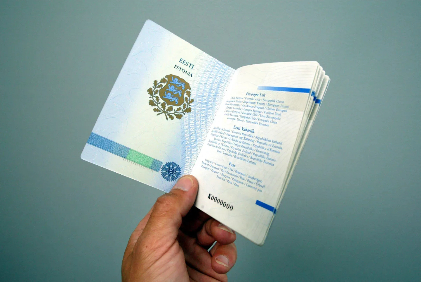 Эстонский паспорт. Иллюстративное фото.