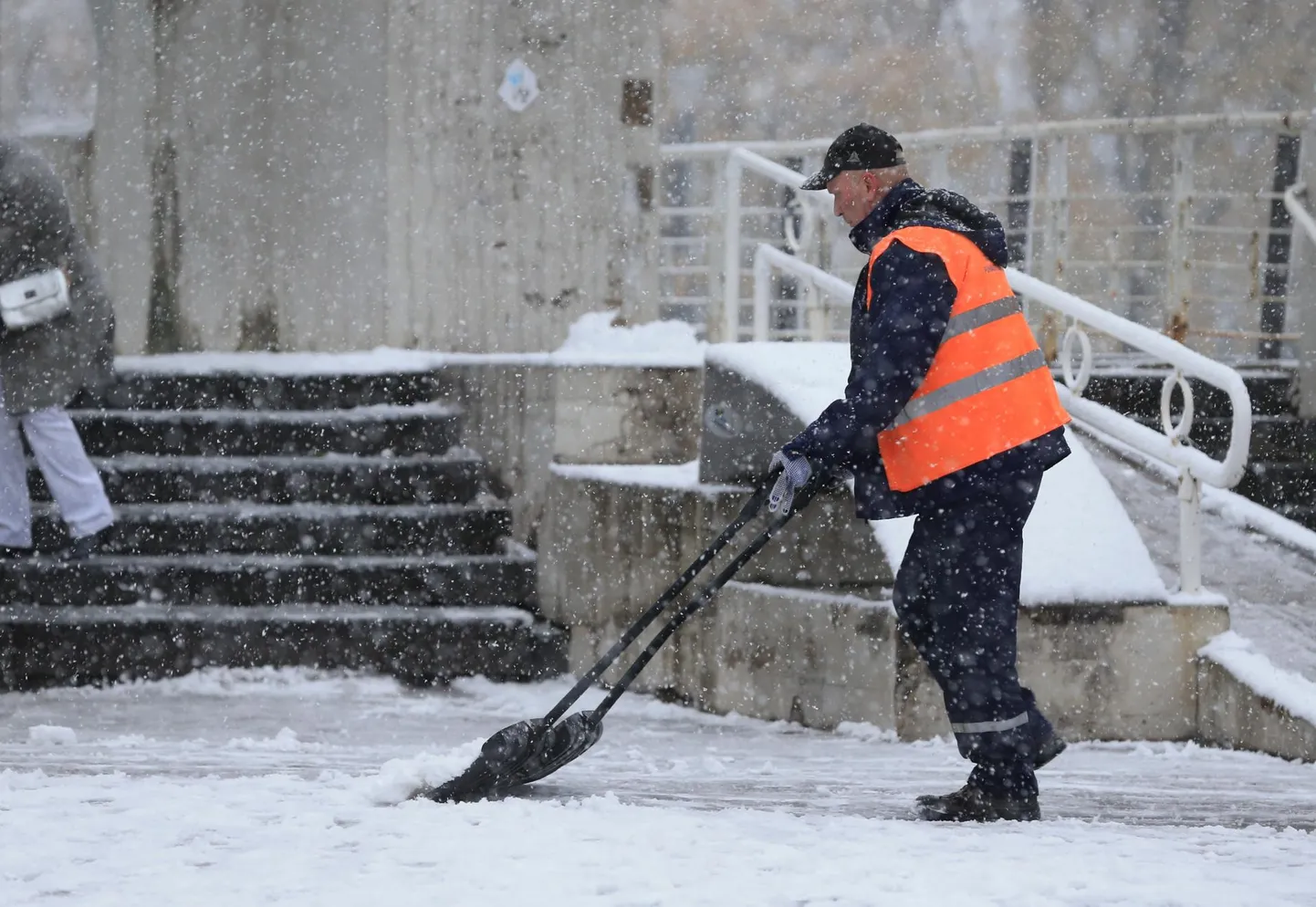 Tänavusel talvel on lumerookimine pea igapäevane töö.