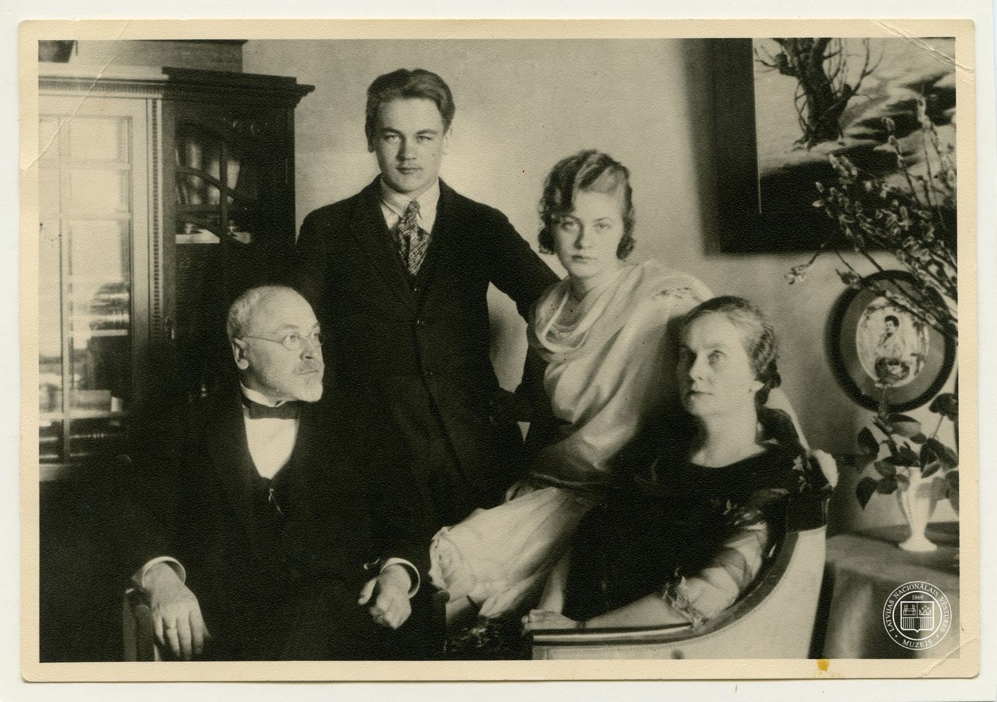 Gustavs Zemgals kopā ar sievu Emīliju, meitu Annu un dēlu Paulu. 1920. gadi.
