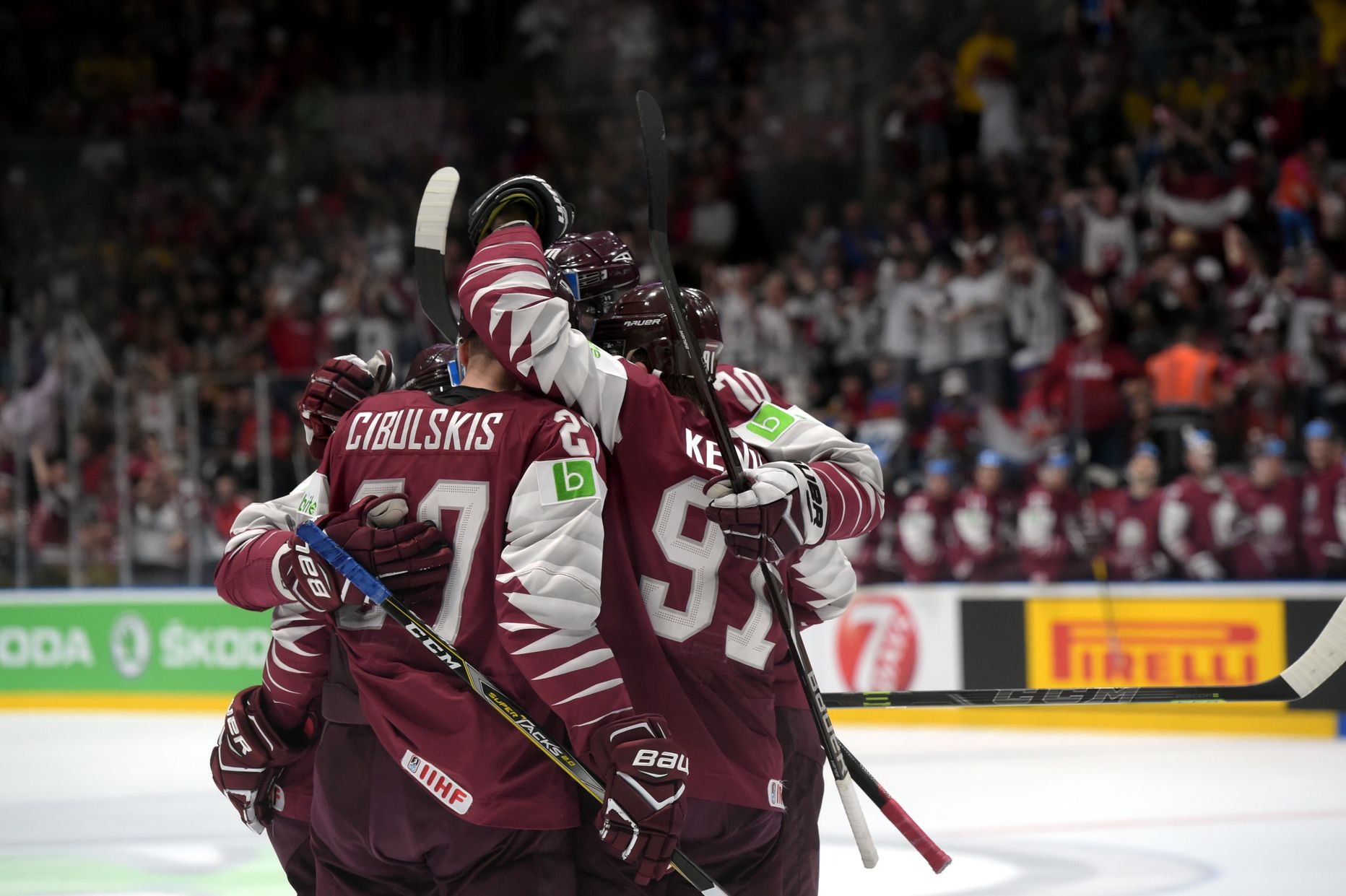 Pasaules čempionāta spēle hokejā starp Latvijas un Krievijas valstsvienībām Ondreja Nepelas ledus hallē Bratislavā.