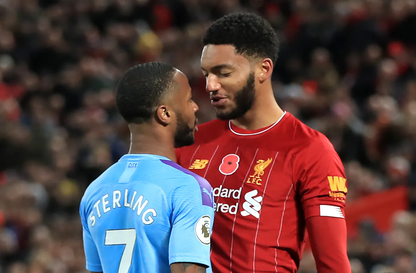 Raheem Sterling (vasakul) ja Joe Gomez pühapäevases liigamängus.