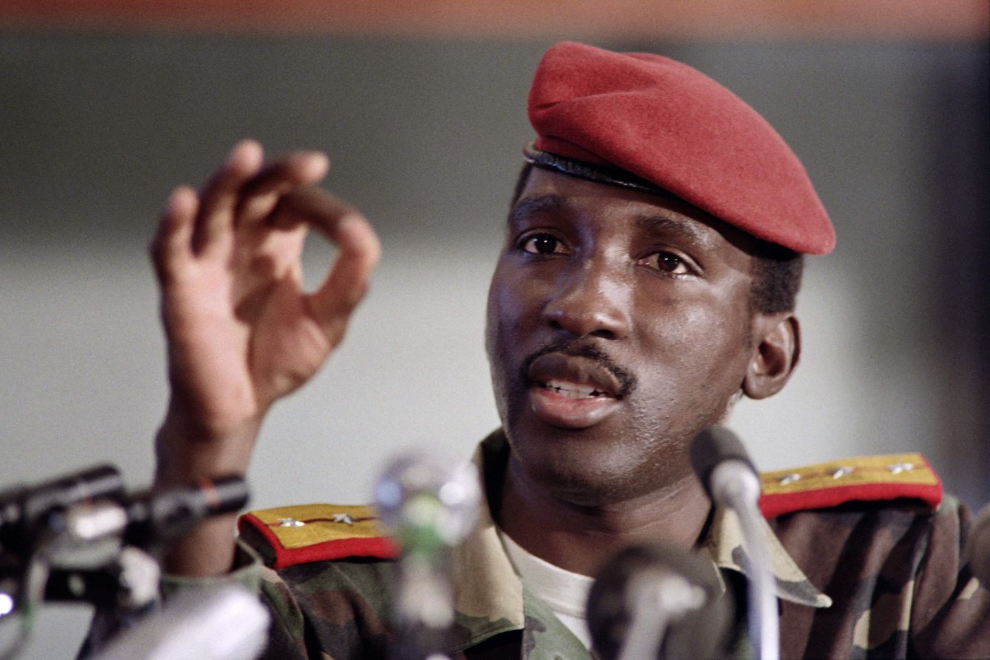 Thomas Sankara pressikonverentsil Harares 2. september 1986.