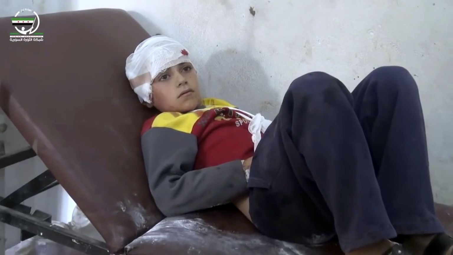 По словам сирийских активистов, среди убитых и раненых в результате налета на деревню в провинции Идлиб - много детей