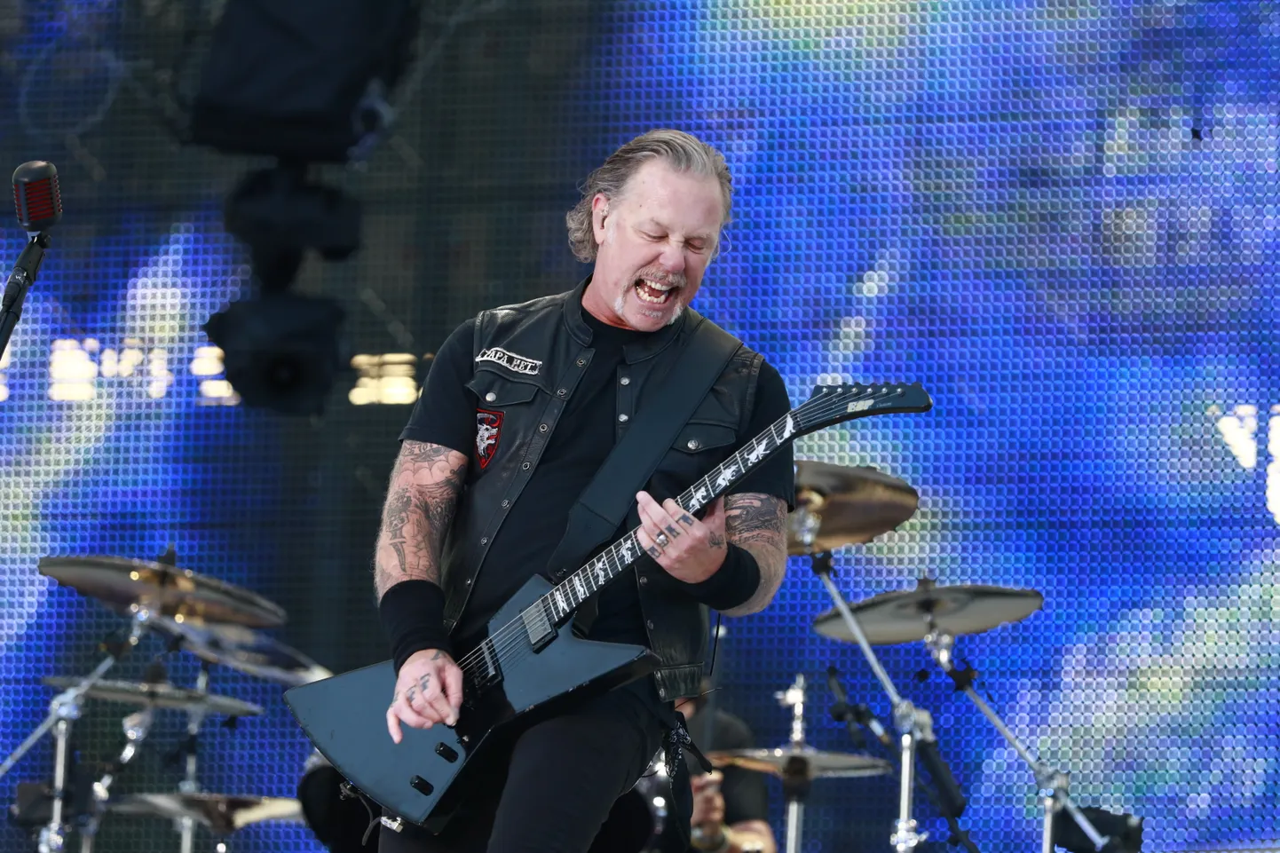 Pildil esinemas James Hetfield