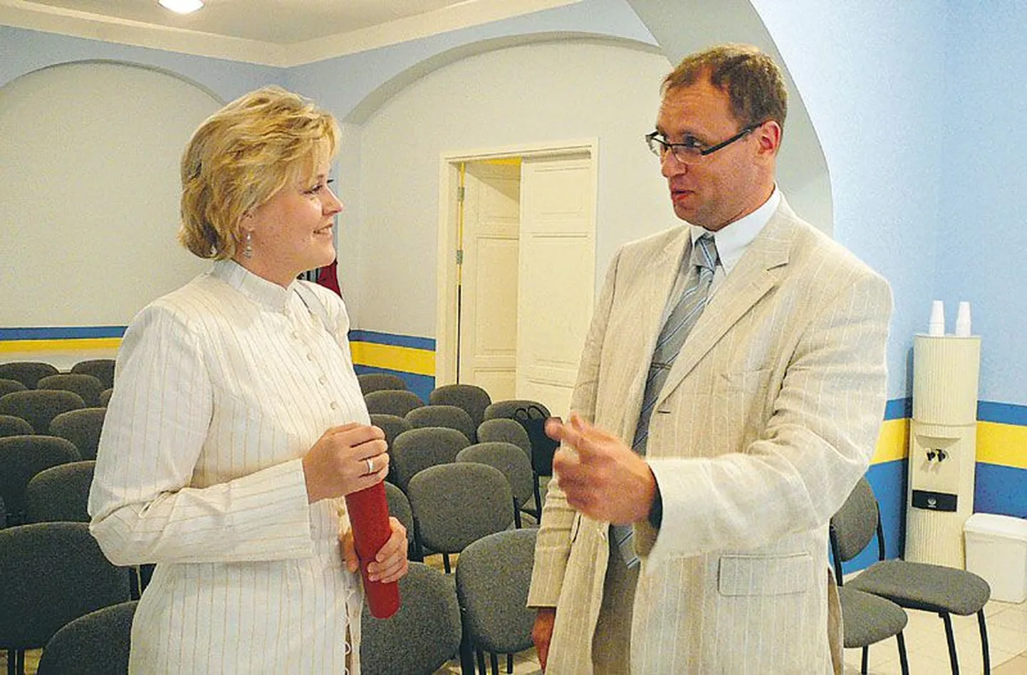 Minister Maret Maripuu ja kantsler Riho Tapferi suvel veel pilvitud töösuhted on viimaste skandaalide tõttu nii sassis, et nende teed lähevad lahku.