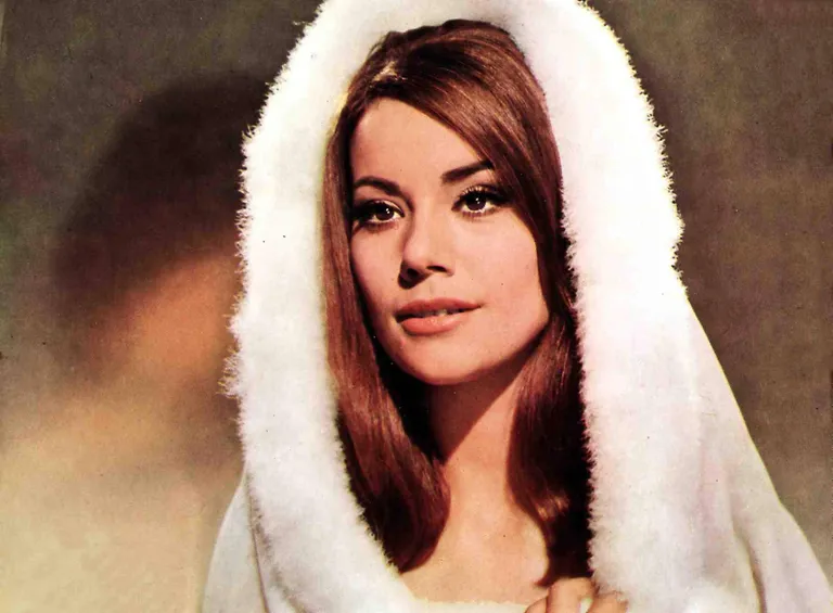 Claudine Auger 1965