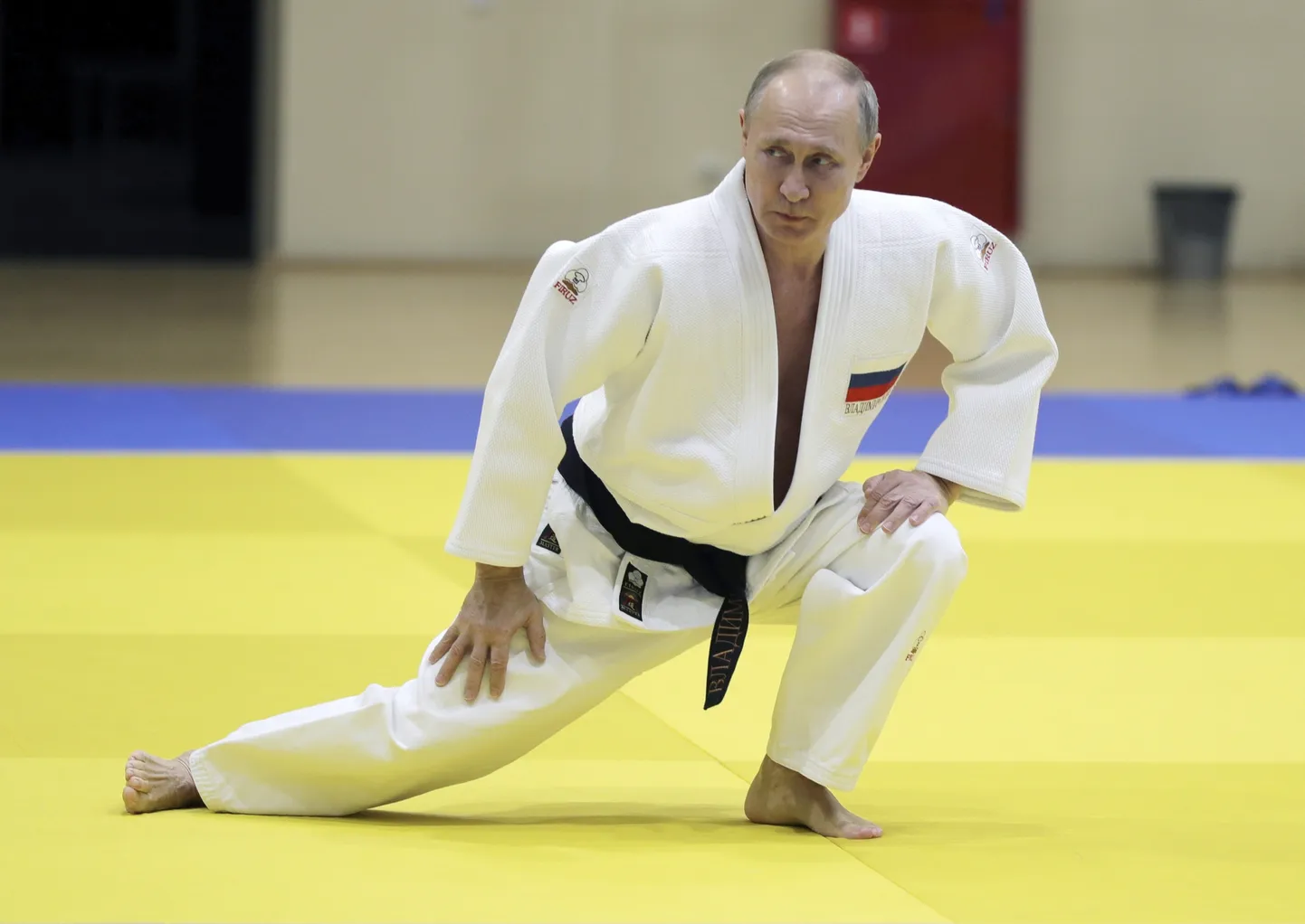 Krievijas diktators Vladimirs Putins piedalās džudo treniņā