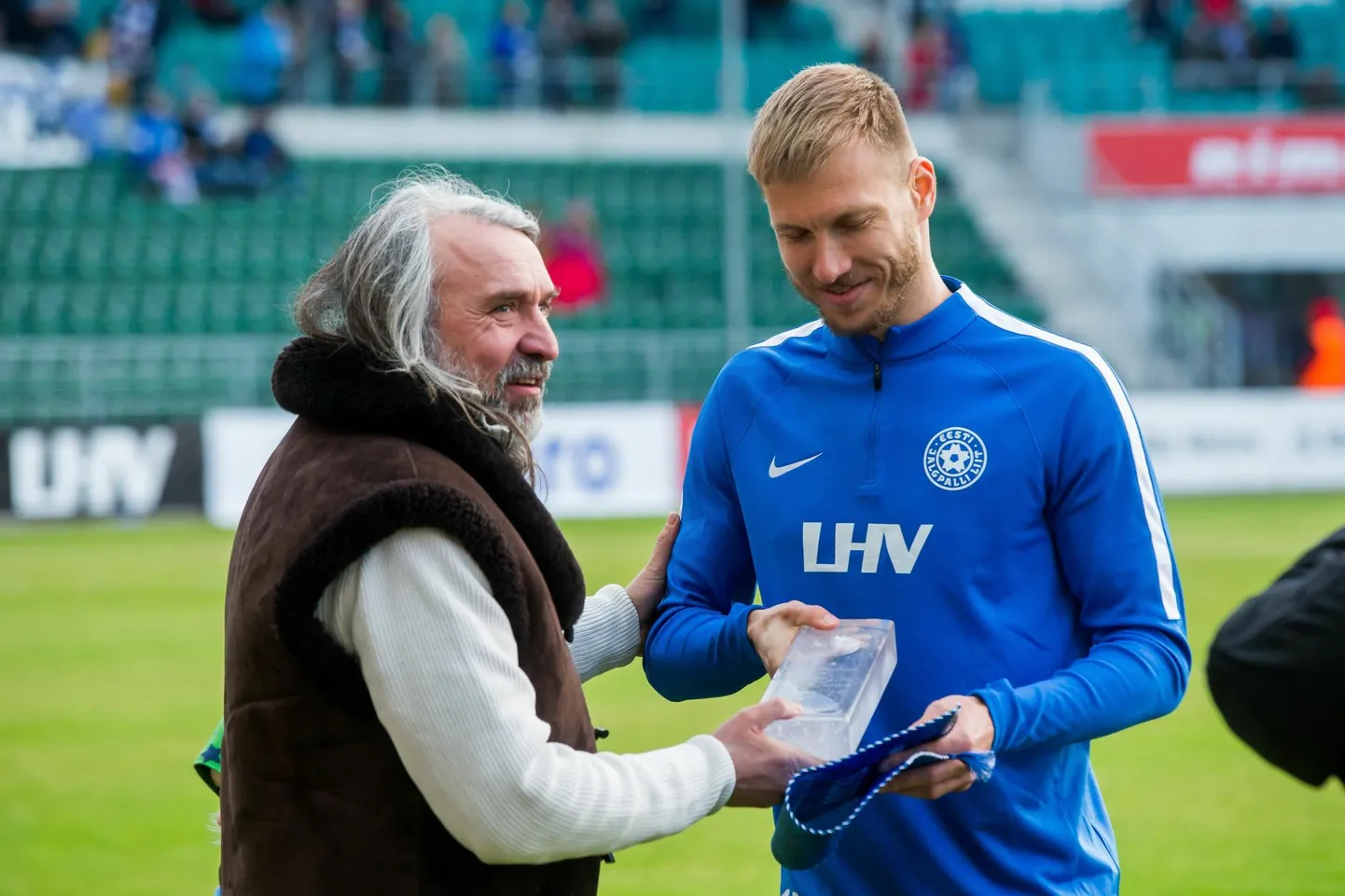 Eesti jalgpalli liidu presidendi kandidaadid Aivar Pohlak ja Ragnar Klavan pole avalikku debatti pidanud.