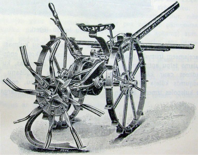 Kartupeļu rokamā mašīna. 20. gadsimta sākums