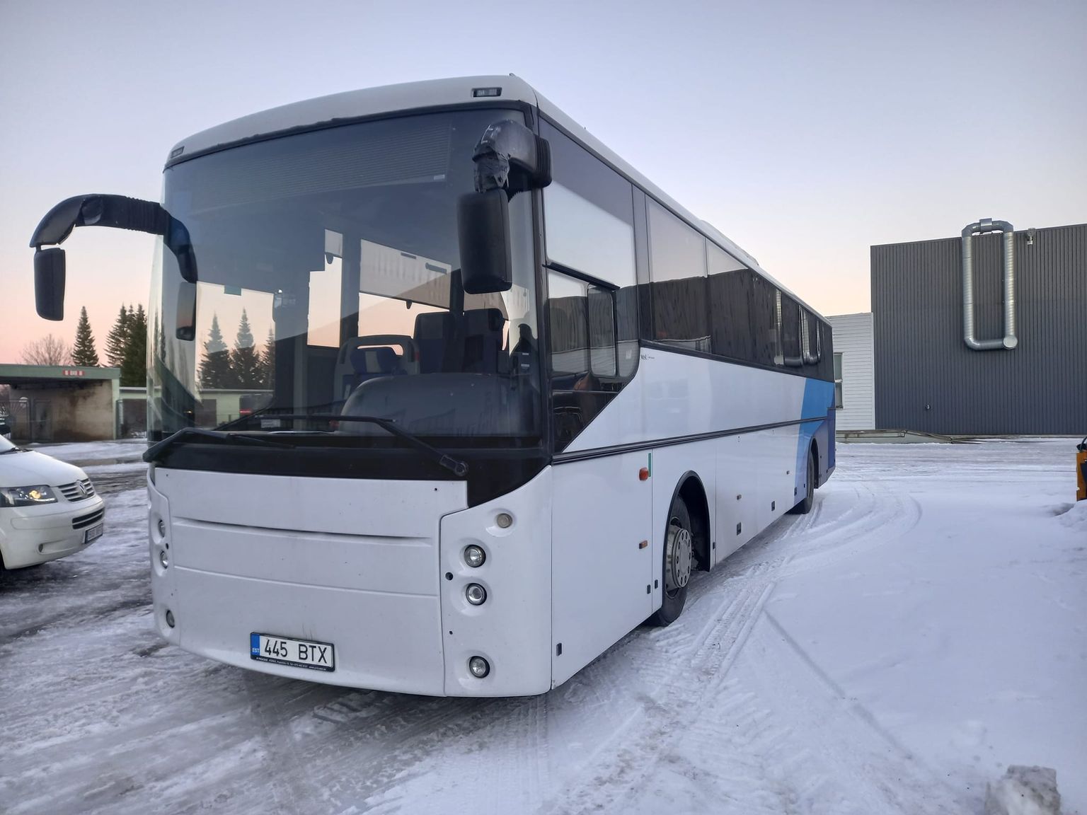 Üks bussidest, mis stardib laupäeval sõjapõgenikke turvalisesse kohta tooma
