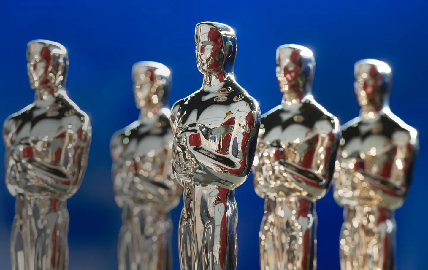 Foto on illustratiivne. Oscarid enne kullaga katmist.