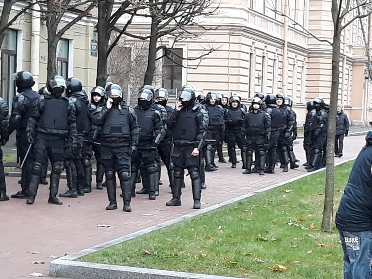 Vene julgeolekutöötajad Peterburis.