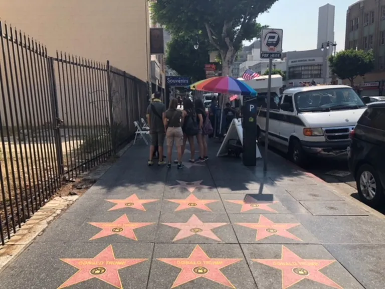 Donald Trumpi nimega võltstähed Hollywoodi bulvaril