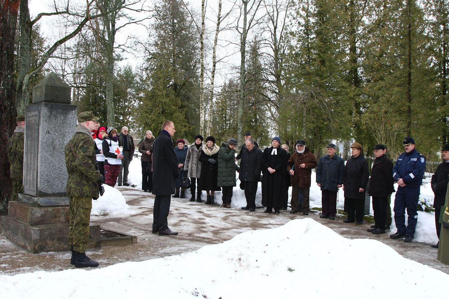 Eesti Vabariigi 94. aastapäevale pühendatud mälestuskogunemine Metsa tänava kalmistul Vabadussõjas langenute mälestusmärgi juures
