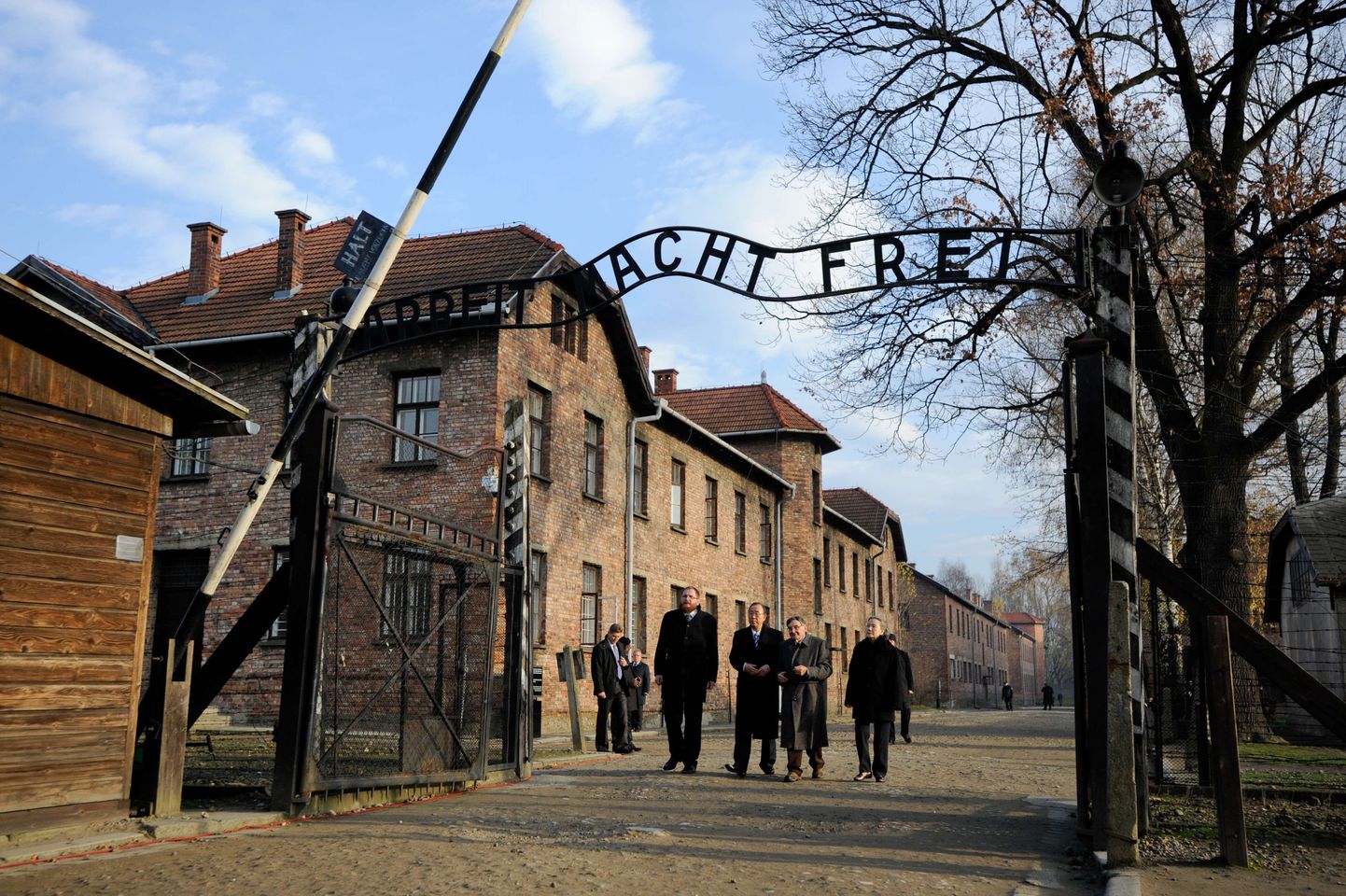 90-aastast Jakob Dezingeri kahtlustatakse, et ta töötas ka Poolas kurikuulsas Auschwitzi koonduslaagris
