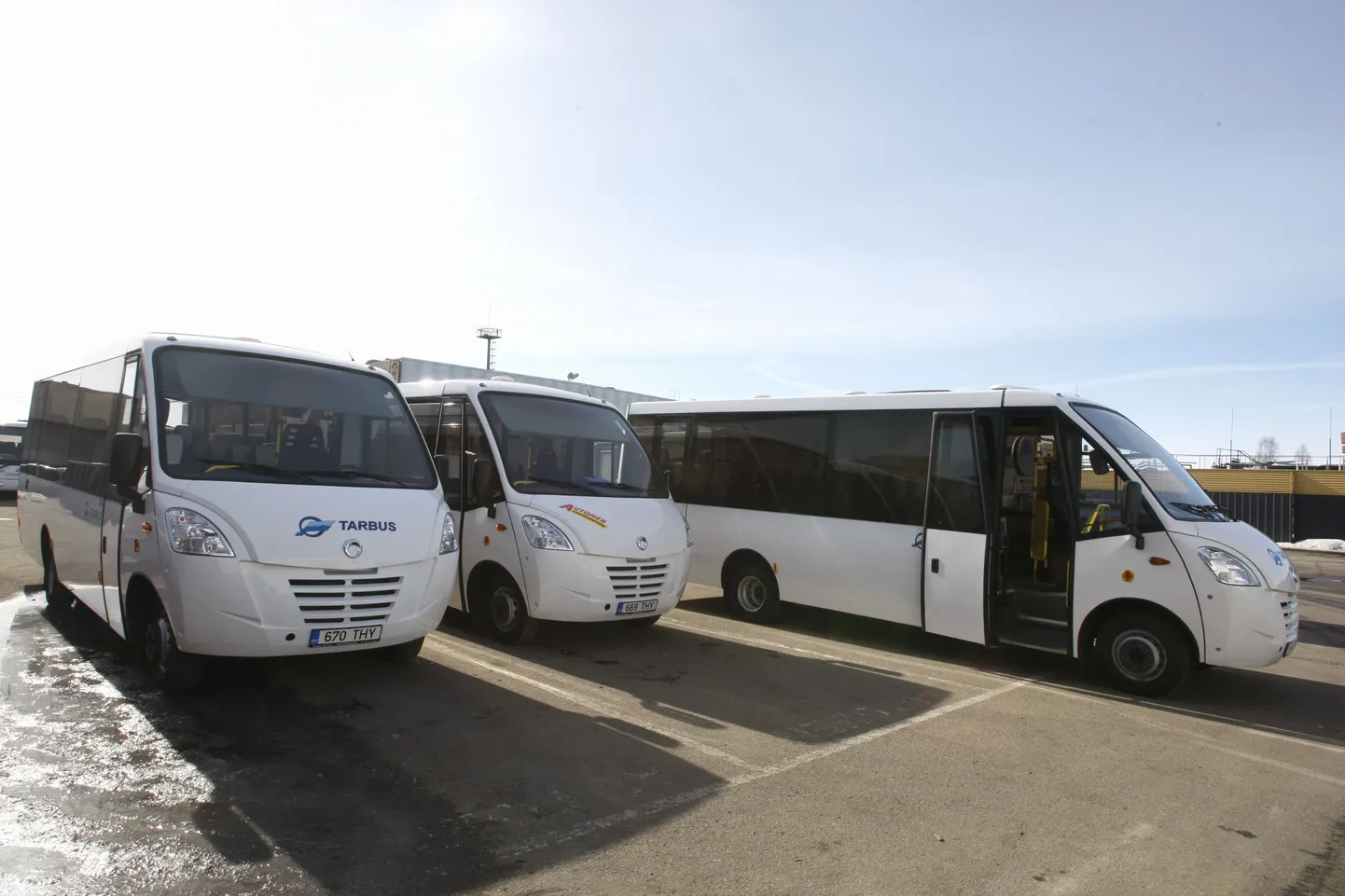Tarbusi väikebussid.