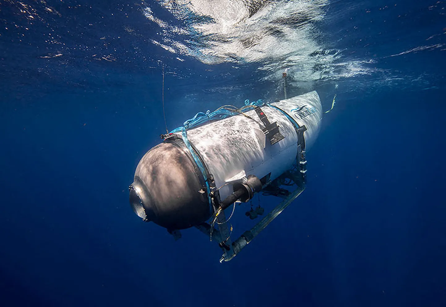 USA firma OceanGate väikeallveelaev Titan, millega toimus 18. juunil 2023 Titanicu vraki juurde sukeldumisel implosioon ehk sissepoole suunduv plahvatus. Kõik pardal olnud kaotasid elu