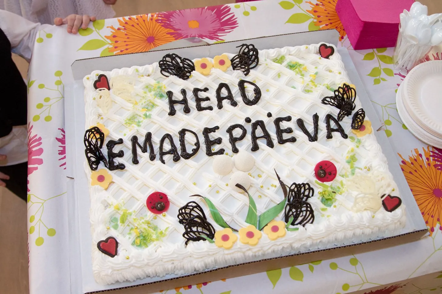 Emadepäeva tort. Foto on illustreeriv.