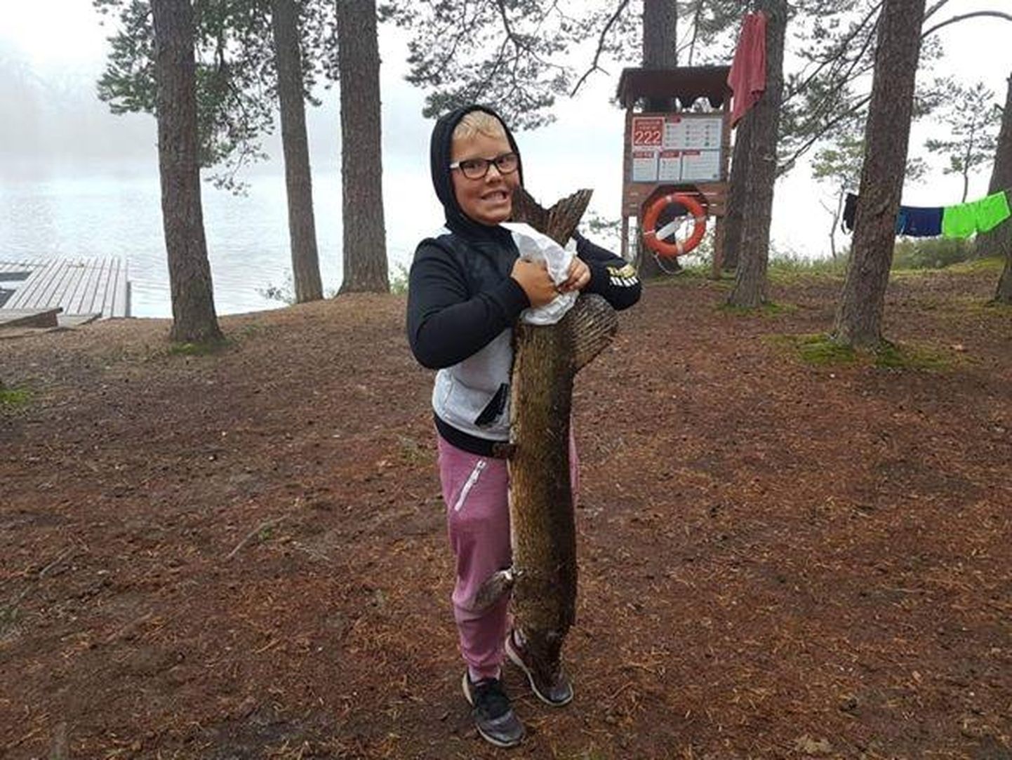 Üheksa-aastane Egert Hubel püüdis 31. augustil Paidra järvest senise elu suurima saagi, kui konksu otsa jäi kaheksa kilo kaaluv haug.