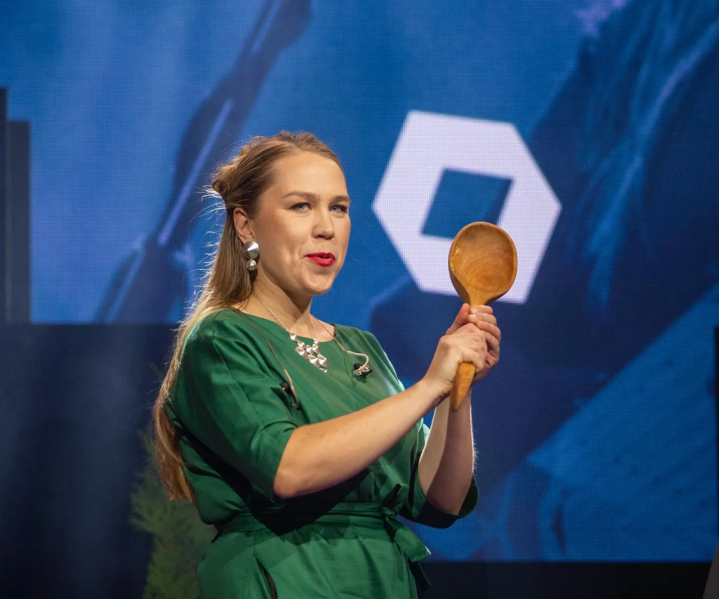 Mari Kalkun andis välja oma uue albumi teise singli «Munamäe loomine».