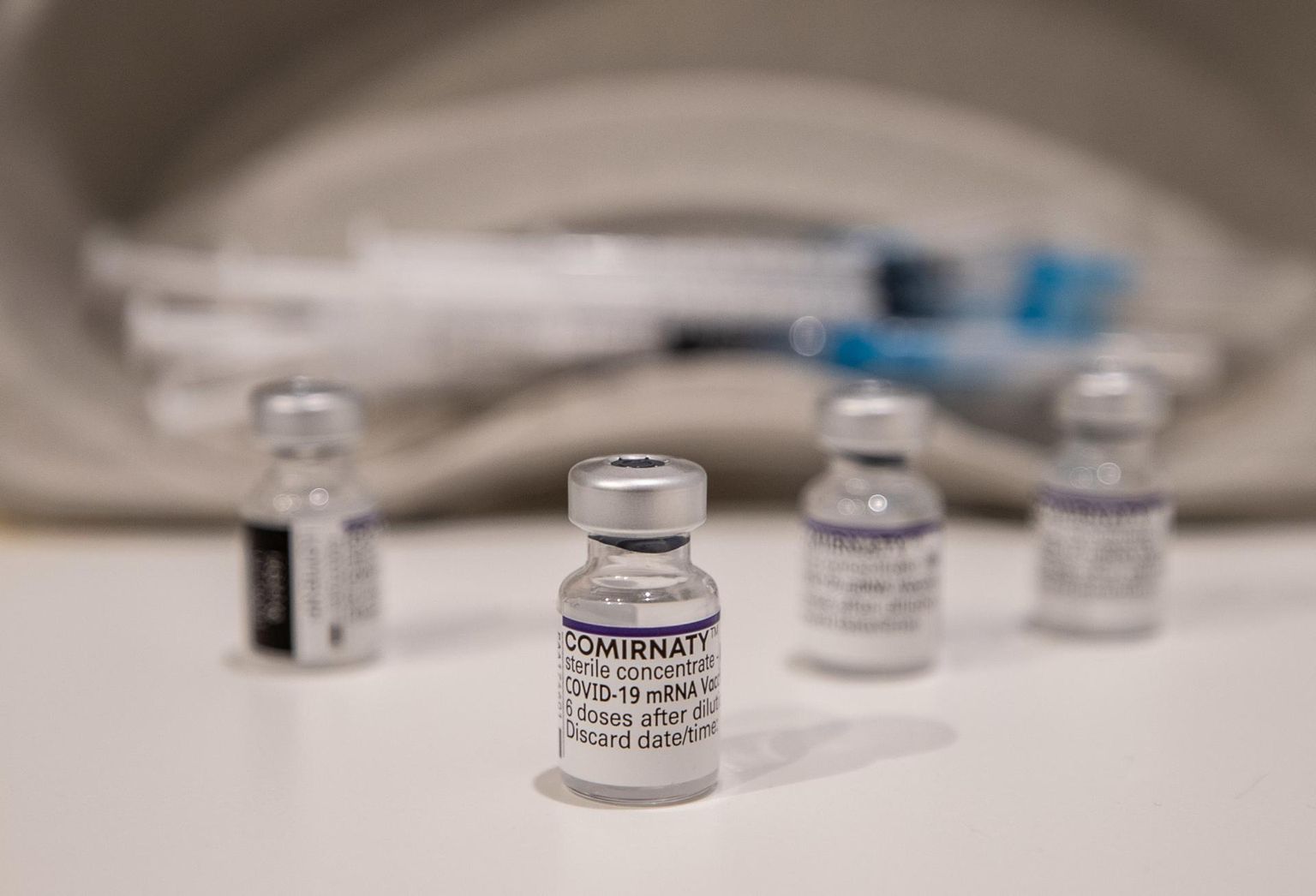 Enam kui aasta jooksul on Eestis koroonaviiruse vastu manustatud 1,9 miljonit vaktsiinidoosi.